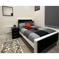 Studio flat in Ealing Broadway