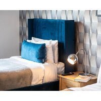 Arcadian apt for 3. City view with balcony