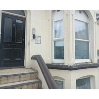 Seaside Haven Coastal Comfort 200m from the Beach