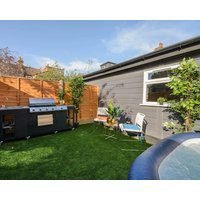 Impeccable 1-Bed Apartment in London