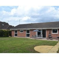 Jodis Bungalow Parking & Large Garden