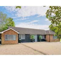 Luxury 2 King Bed Studio Apartment Hot Tub Sky Tv