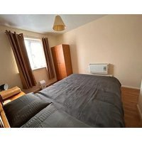 Specious 1 Bed Apartment Free Wifi And Parking