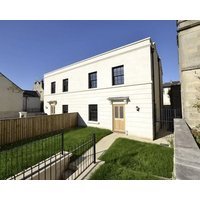 New: Beautiful 3-bed House With Parking