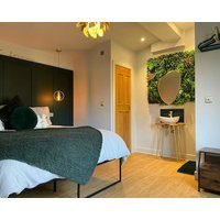 Looking For A Romantic Escape In The Countryside With Outdoor Bathtub !