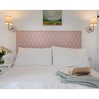 Lavender Cottage - A Cottage That Sleeps 2 Guests In 1 Bedroom