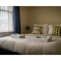 The City Walls Gathering – 5 Bed - Sleeps 12 – City Centre