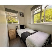 High Trees Guest House Gatwick