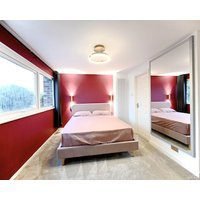 Stylish home in Warwick with parking & EV charger