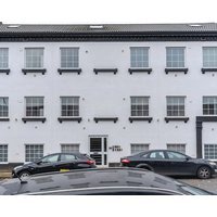 Warm And Cosy Flat At The Top