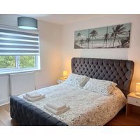 Oxfords 5 Luxury 2 Bedroom Apartment 4 +pax And Permit Parking