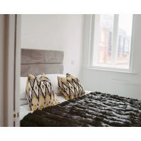 Apartment 3 (1 Bedroom Sleeps X 4)