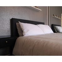 Cosy 2 Bedrooms House Convenient Location Free Parking Fully Equipped.