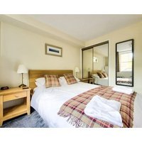 Charming Grassmarket Apartment With Castle View