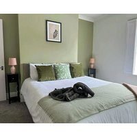 2 Bed House - Free Parking Sleeps 4 Contractors