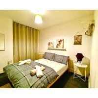 Liverpool 4 Bed Home Sleeps 18 Free Parking