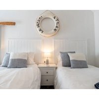 The Cottage - Sleeps 4 Guests In 2 Bedrooms
