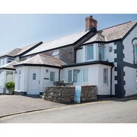 Sea Spray - Sleeps 4 Guests In 2 Bedrooms