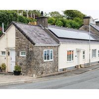 Glan Y Don Moelfre - Sleeps 6 Guests In 3 Bedrooms