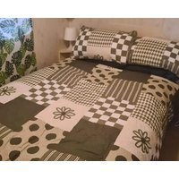 Cozy Cardiff Cabin Retreat Sleeps 6 by Aimee