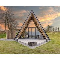 The Tri-pod Romantic Luxury Holiday Cottage In Llanarth