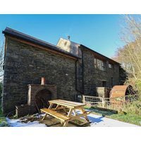 Y Felin Pet Friendly Character Holiday Cottage In Llanybydder