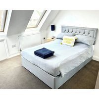 Stunning Modern Private Apartment 15 Mins To Central London