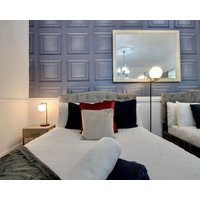 Portsmouth Maisonette with 5 Beds and Pool Table