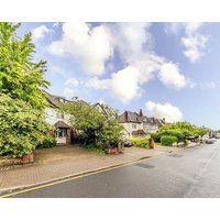 Converted Cinema / Art Room To Studio Apartment Nn