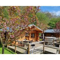 Lodge 1 - A Lodge That Sleeps 4 Guests In 1 Bedroom