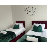 Spacious Haven Near University of Leicester