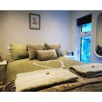 HotTub-Nature-FamilyFriendly-WiFi-Parking