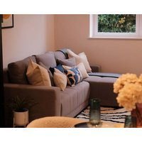 Stylish Luxury Southampton Apt - Sleeps 4.