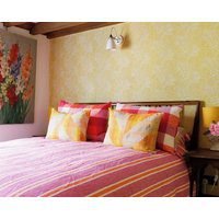 This Townhouse Is A 2 Bedroom(s) 1.5 Bathrooms Located In Arundel West Sussex