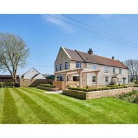 Host Stay Rose House