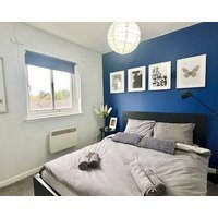 Blue dreams stay near Glasgow city