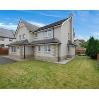 Taigh Dluxe - Classic Elegance Meets Modern Chic In Stunning Spacious Villa