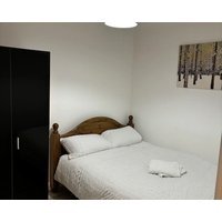 Newly refurbished 1 bed flat 7 mins from Luton airport