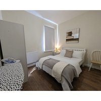 2 Bedroom Flat In Manchester. Close To City Centre And Heaton Park.