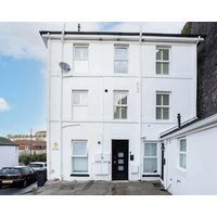 Peaceful Homely Pet Friendly With Private Parking - Holiday Apartment 13b