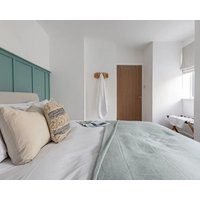 1 Bedroom Apt W/ Courtyard + Private Parking