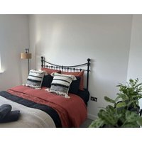 Central Tranquil Deluxe Urban Retreat