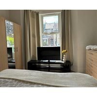 Spacious Room In Greater London