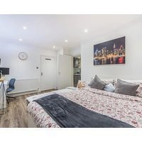 This Apartment Is A 1 Bedroom(s) 1 Bathrooms Located In Greater London England.