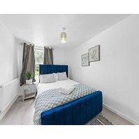 Apartment In Chatham Stone Throw From Major Monuments And Landmarks!