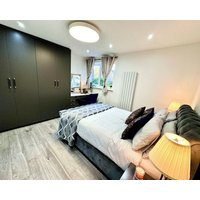 Elegant Waterlooville Villa With Modern Amenities