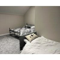 5 Bedroom House With Plenty Of Space. Perfect For Families And Contractor Stays!