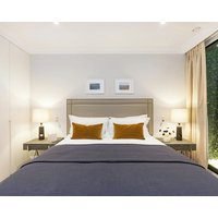 Buckingham & Lloyds Knightsbridge