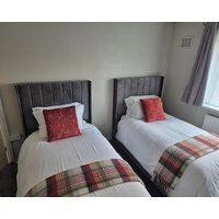 Cozy Opulent 2 Bedroomed Apartment/maisonette