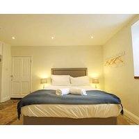 Spacious Boutique Apartment Clifton- Hopewell